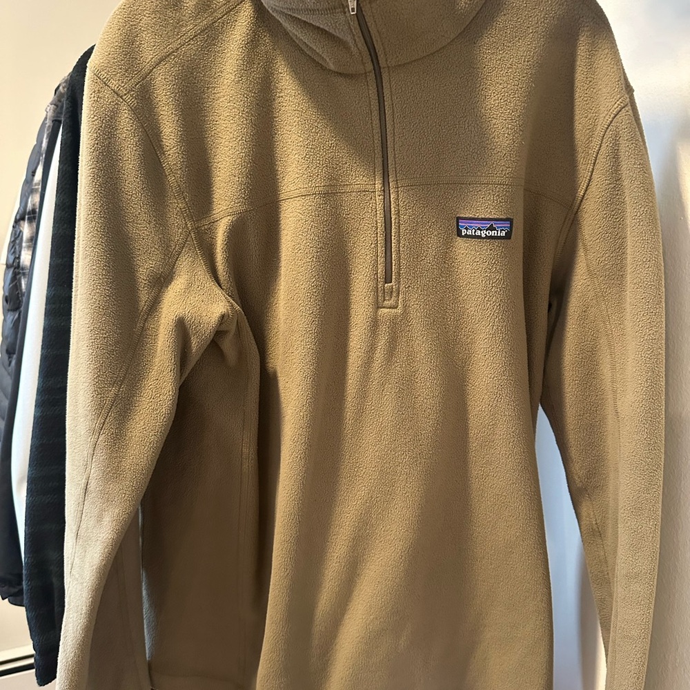 Patagonia Khaki Green Fleece Half-Zip Pullover